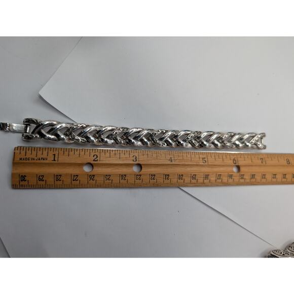 Brighton Silver Tone Interlocking Curb Chain Bracelet Hammered Engraved Box - Picture 9 of 12